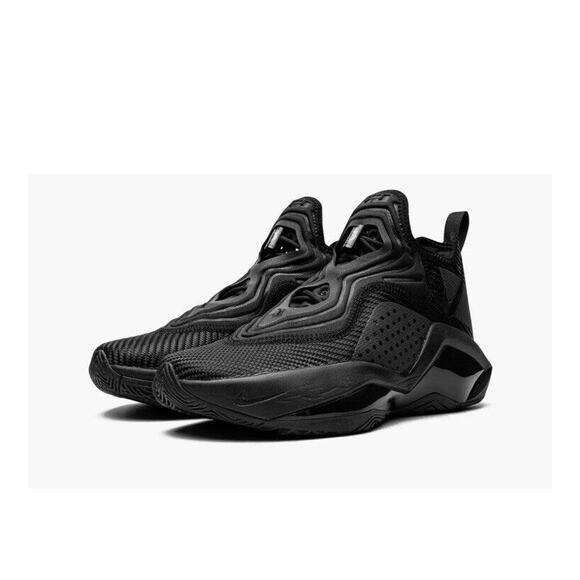NWT Nike Mens Lebron Soldier XIV Basketball Shoe, Black/Mtlc Dark Grey-SZ 7 - Picture 1 of 5